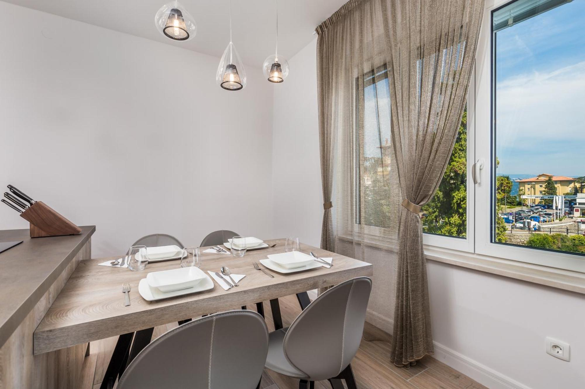Apartments Liana Opatija Phòng bức ảnh
