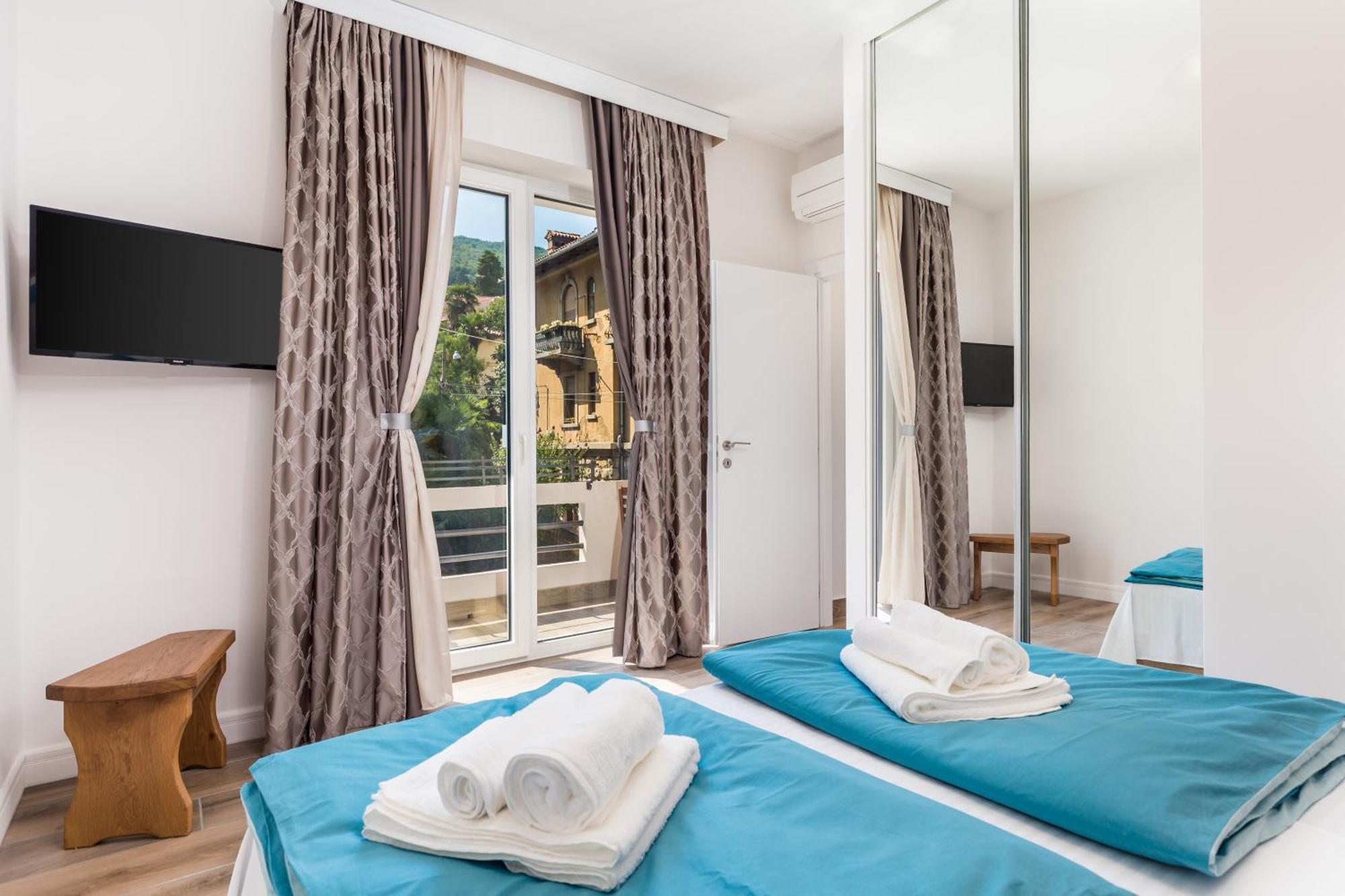 Apartments Liana Opatija Phòng bức ảnh